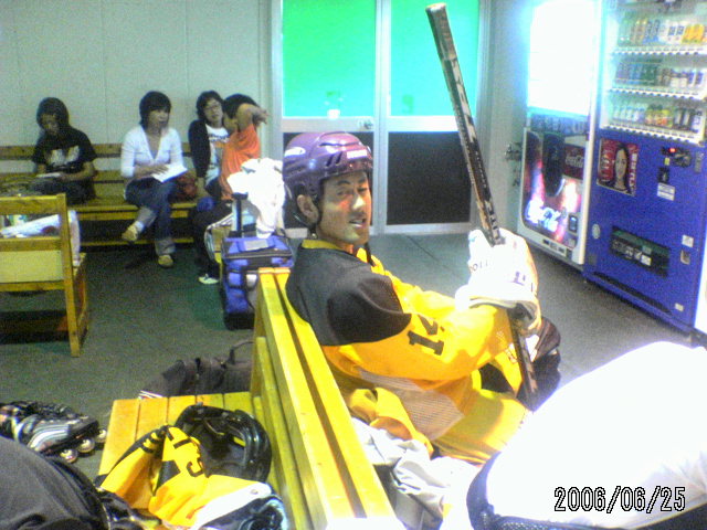 ���̉摜�̒��쌠��
Hiroshima Inline Hockey League(HIHL)�ɂ���܂��B�摜�f�[�^�̖��f�]�p�͌ł����f��\���グ�܂��B