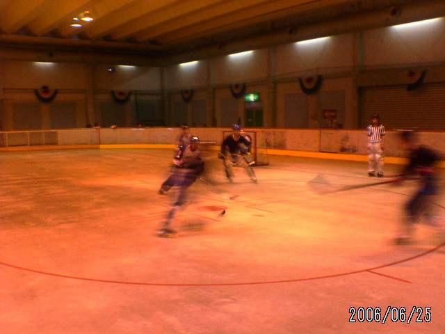 ���̉摜�̒��쌠��
Hiroshima Inline Hockey League(HIHL)�ɂ���܂��B�摜�f�[�^�̖��f�]�p�͌ł����f��\���グ�܂��B
