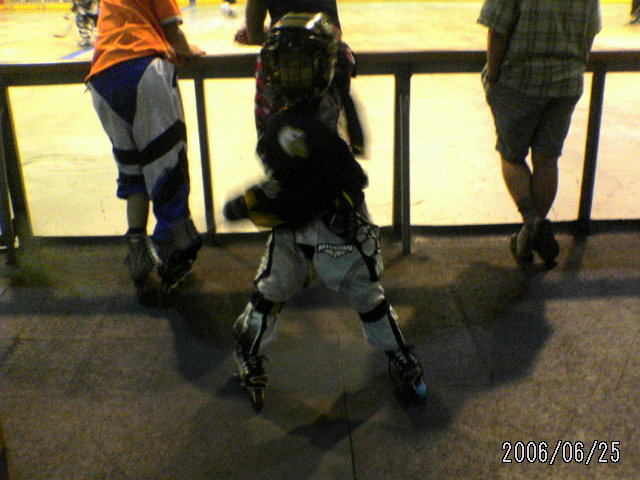 ���̉摜�̒��쌠��
Hiroshima Inline Hockey League(HIHL)�ɂ���܂��B�摜�f�[�^�̖��f�]�p�͌ł����f��\���グ�܂��B