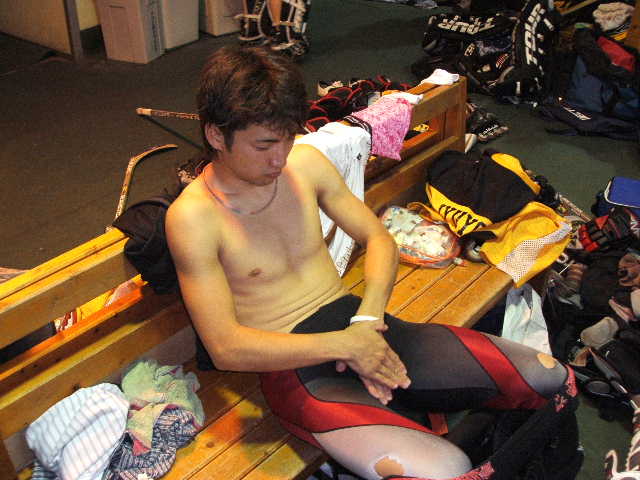 ���̉摜�̒��쌠��
Hiroshima Inline Hockey League(HIHL)�ɂ���܂��B�摜�f�[�^�̖��f�]�p�͌ł����f��\���グ�܂��B