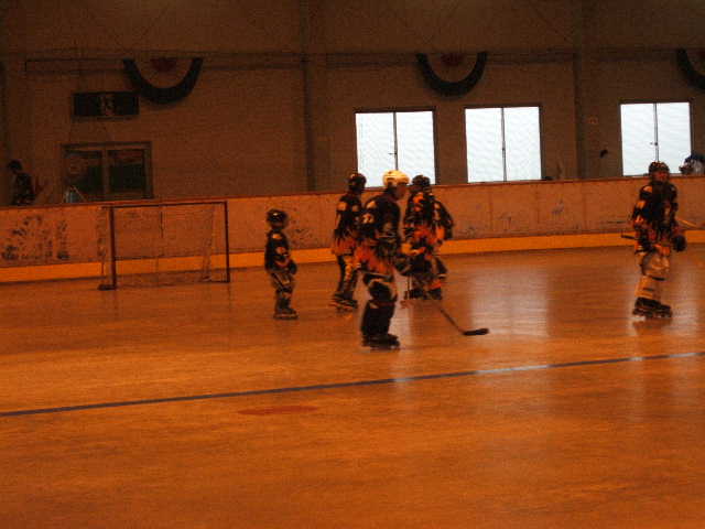 ���̉摜�̒��쌠��
Hiroshima Inline Hockey League(HIHL)�ɂ���܂��B�摜�f�[�^�̖��f�]�p�͌ł����f��\���グ�܂��B