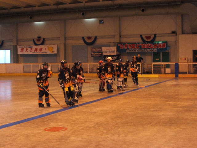 ���̉摜�̒��쌠��
Hiroshima Inline Hockey League(HIHL)�ɂ���܂��B�摜�f�[�^�̖��f�]�p�͌ł����f��\���グ�܂��B