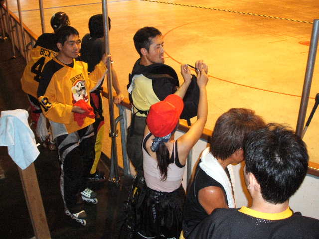 ���̉摜�̒��쌠��
Hiroshima Inline Hockey League(HIHL)�ɂ���܂��B�摜�f�[�^�̖��f�]�p�͌ł����f��\���グ�܂��B