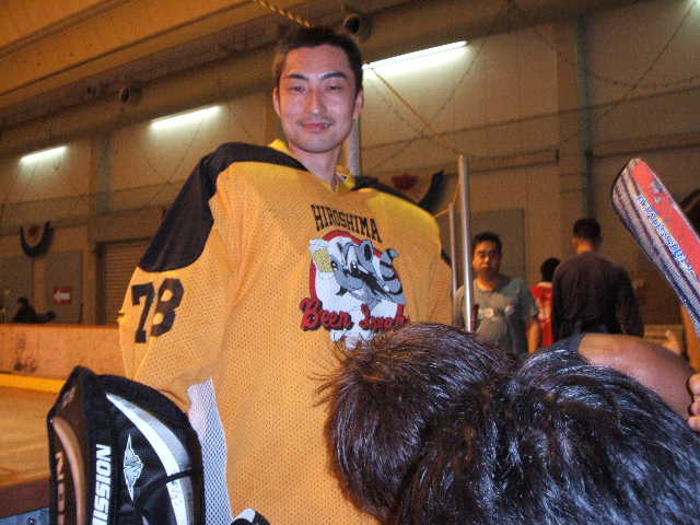 ���̉摜�̒��쌠��
Hiroshima Inline Hockey League(HIHL)�ɂ���܂��B�摜�f�[�^�̖��f�]�p�͌ł����f��\���グ�܂��B