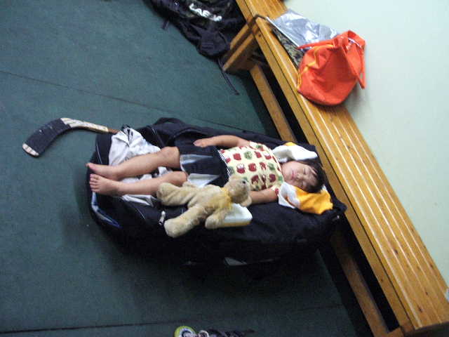 ���̉摜�̒��쌠��
Hiroshima Inline Hockey League(HIHL)�ɂ���܂��B�摜�f�[�^�̖��f�]�p�͌ł����f��\���グ�܂��B