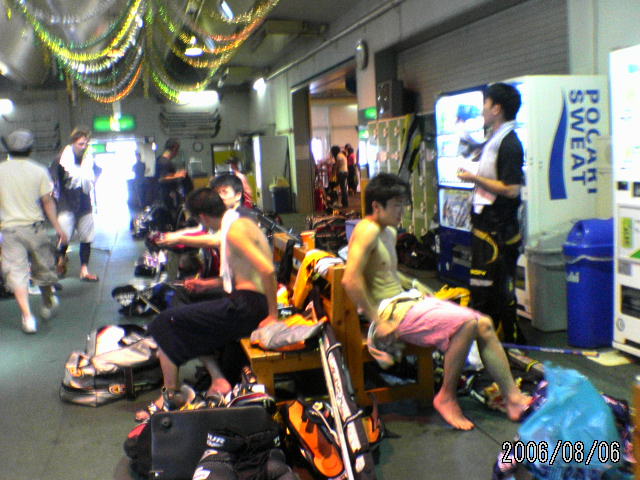 ���̉摜�̒��쌠��
Hiroshima Inline Hockey League(HIHL)�ɂ���܂��B�摜�f�[�^�̖��f�]�p�͌ł����f��\���グ�܂��B