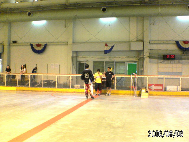 ���̉摜�̒��쌠��
Hiroshima Inline Hockey League(HIHL)�ɂ���܂��B�摜�f�[�^�̖��f�]�p�͌ł����f��\���グ�܂��B