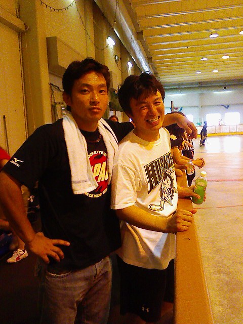 ���̉摜�̒��쌠��
Hiroshima Inline Hockey League(HIHL)�ɂ���܂��B�摜�f�[�^�̖��f�]�p�͌ł����f��\���グ�܂��B