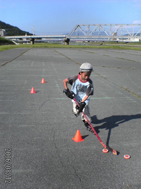 ���̉摜�̒��쌠��
Hiroshima Inline Hockey League(HIHL)�ɂ���܂��B�摜�f�[�^�̖��f�]�p�͌ł����f��\���グ�܂��B