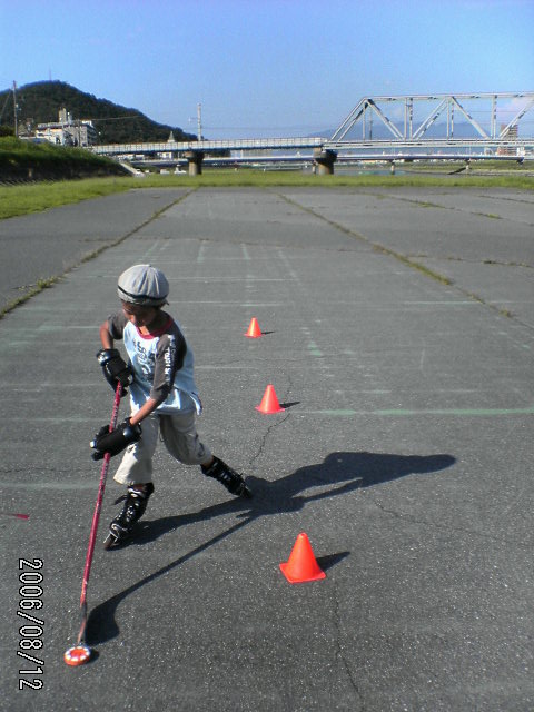 ���̉摜�̒��쌠��
Hiroshima Inline Hockey League(HIHL)�ɂ���܂��B�摜�f�[�^�̖��f�]�p�͌ł����f��\���グ�܂��B