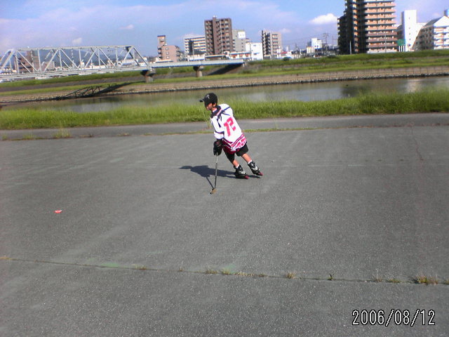 ���̉摜�̒��쌠��
Hiroshima Inline Hockey League(HIHL)�ɂ���܂��B�摜�f�[�^�̖��f�]�p�͌ł����f��\���グ�܂��B