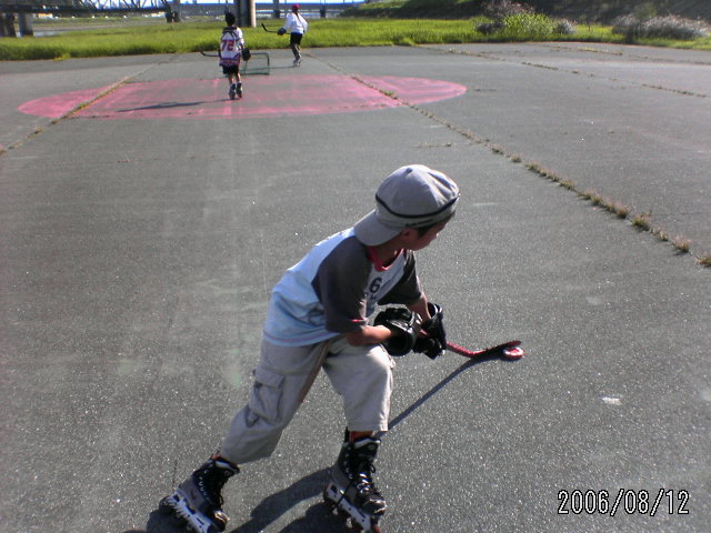 ���̉摜�̒��쌠��
Hiroshima Inline Hockey League(HIHL)�ɂ���܂��B�摜�f�[�^�̖��f�]�p�͌ł����f��\���グ�܂��B