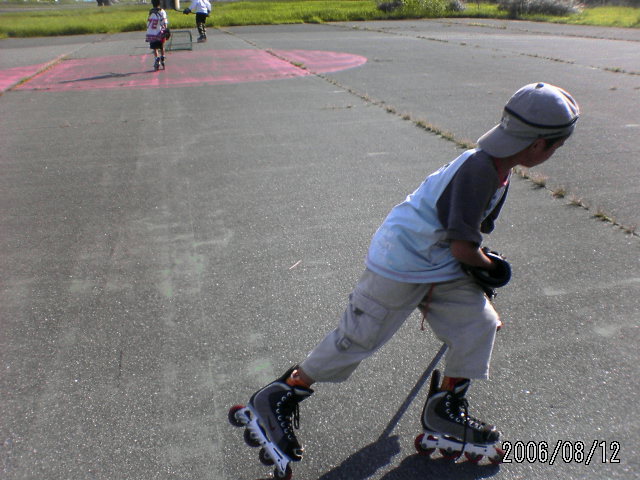 ���̉摜�̒��쌠��
Hiroshima Inline Hockey League(HIHL)�ɂ���܂��B�摜�f�[�^�̖��f�]�p�͌ł����f��\���グ�܂��B