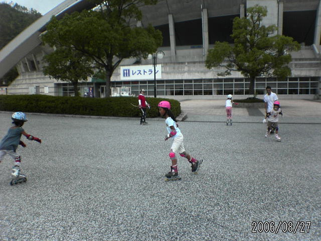 ���̉摜�̒��쌠��
Hiroshima Inline Hockey League(HIHL)�ɂ���܂��B�摜�f�[�^�̖��f�]�p�͌ł����f��\���グ�܂��B