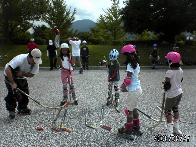 ���̉摜�̒��쌠��
Hiroshima Inline Hockey League(HIHL)�ɂ���܂��B�摜�f�[�^�̖��f�]�p�͌ł����f��\���グ�܂��B