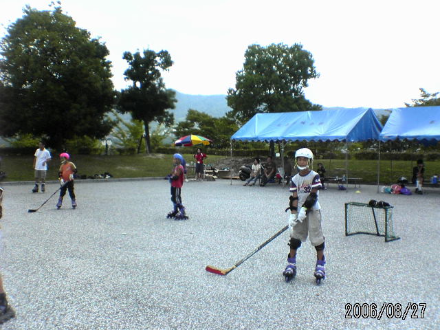 ���̉摜�̒��쌠��
Hiroshima Inline Hockey League(HIHL)�ɂ���܂��B�摜�f�[�^�̖��f�]�p�͌ł����f��\���グ�܂��B