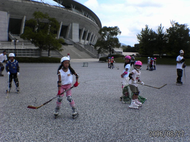 ���̉摜�̒��쌠��
Hiroshima Inline Hockey League(HIHL)�ɂ���܂��B�摜�f�[�^�̖��f�]�p�͌ł����f��\���グ�܂��B