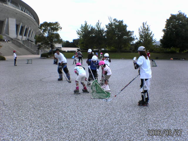 ���̉摜�̒��쌠��
Hiroshima Inline Hockey League(HIHL)�ɂ���܂��B�摜�f�[�^�̖��f�]�p�͌ł����f��\���グ�܂��B