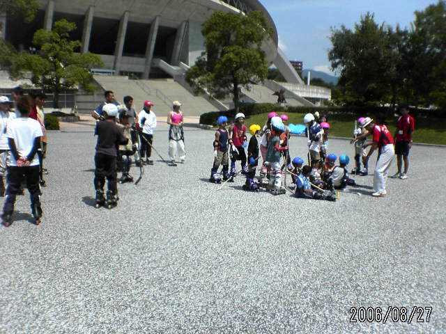 ���̉摜�̒��쌠��
Hiroshima Inline Hockey League(HIHL)�ɂ���܂��B�摜�f�[�^�̖��f�]�p�͌ł����f��\���グ�܂��B