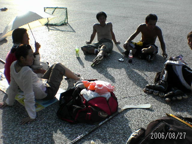 ���̉摜�̒��쌠��
Hiroshima Inline Hockey League(HIHL)�ɂ���܂��B�摜�f�[�^�̖��f�]�p�͌ł����f��\���グ�܂��B