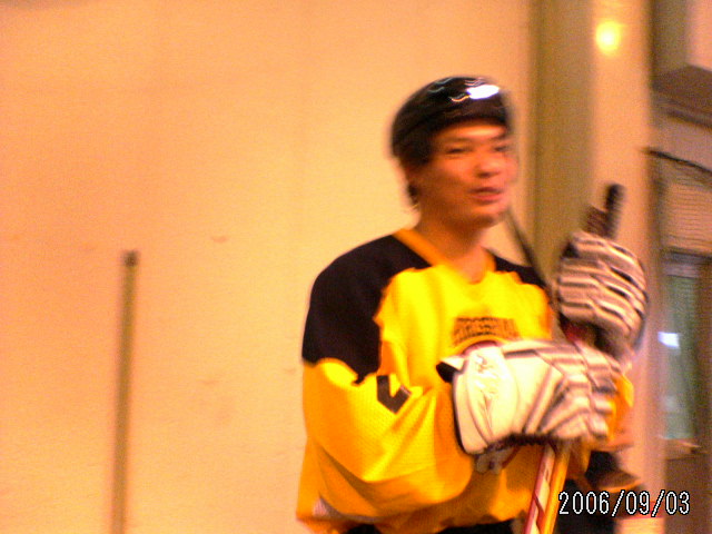 ���̉摜�̒��쌠��
Hiroshima Inline Hockey League(HIHL)�ɂ���܂��B�摜�f�[�^�̖��f�]�p�͌ł����f��\���グ�܂��B