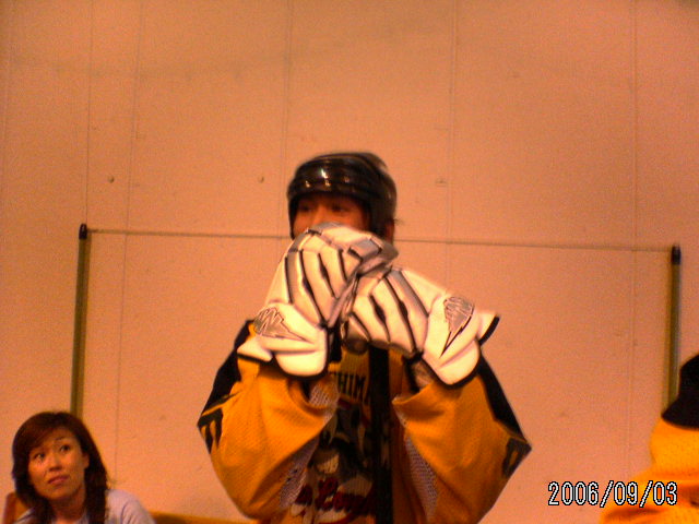 ���̉摜�̒��쌠��
Hiroshima Inline Hockey League(HIHL)�ɂ���܂��B�摜�f�[�^�̖��f�]�p�͌ł����f��\���グ�܂��B