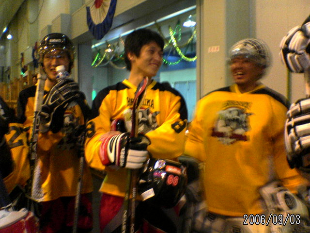 ���̉摜�̒��쌠��
Hiroshima Inline Hockey League(HIHL)�ɂ���܂��B�摜�f�[�^�̖��f�]�p�͌ł����f��\���グ�܂��B