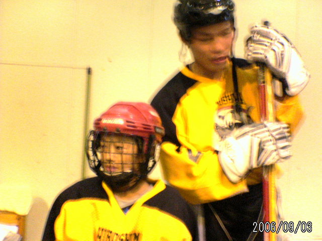 ���̉摜�̒��쌠��
Hiroshima Inline Hockey League(HIHL)�ɂ���܂��B�摜�f�[�^�̖��f�]�p�͌ł����f��\���グ�܂��B
