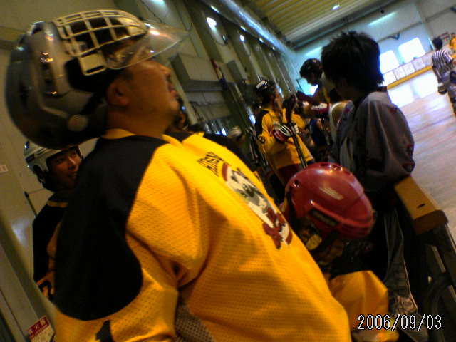 ���̉摜�̒��쌠��
Hiroshima Inline Hockey League(HIHL)�ɂ���܂��B�摜�f�[�^�̖��f�]�p�͌ł����f��\���グ�܂��B