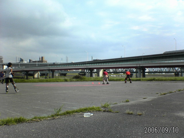 ���̉摜�̒��쌠��
Hiroshima Inline Hockey League(HIHL)�ɂ���܂��B�摜�f�[�^�̖��f�]�p�͌ł����f��\���グ�܂��B