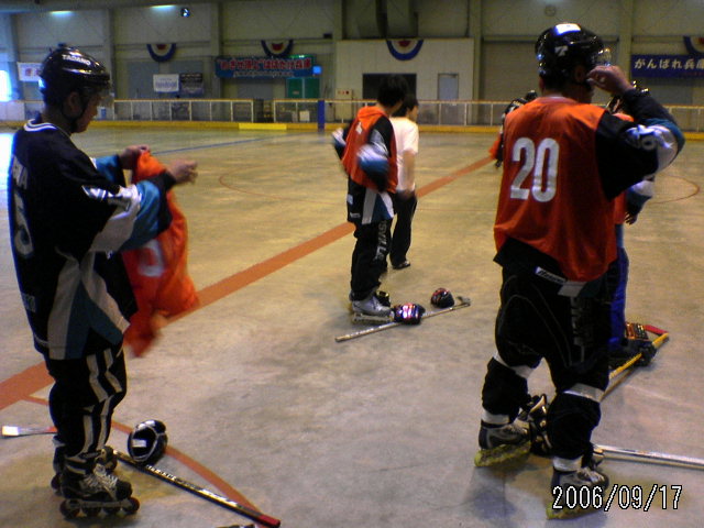 ���̉摜�̒��쌠��
Hiroshima Inline Hockey League(HIHL)�ɂ���܂��B�摜�f�[�^�̖��f�]�p�͌ł����f��\���グ�܂��B