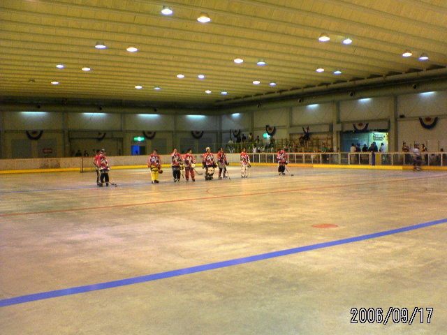 ���̉摜�̒��쌠��
Hiroshima Inline Hockey League(HIHL)�ɂ���܂��B�摜�f�[�^�̖��f�]�p�͌ł����f��\���グ�܂��B