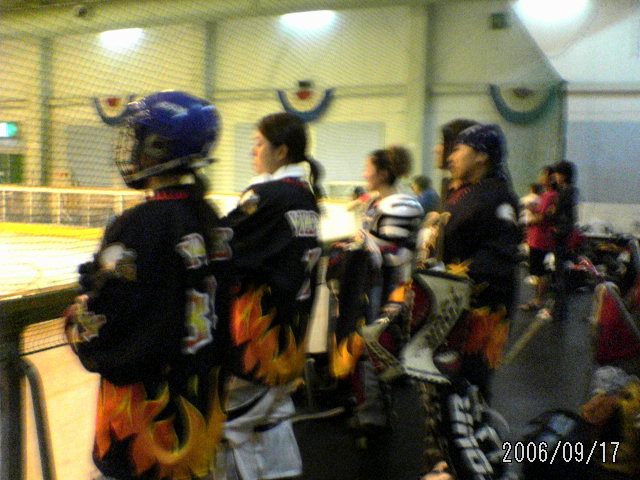 ���̉摜�̒��쌠��
Hiroshima Inline Hockey League(HIHL)�ɂ���܂��B�摜�f�[�^�̖��f�]�p�͌ł����f��\���グ�܂��B