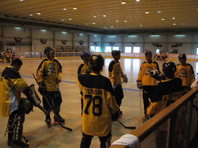 ���̉摜�̒��쌠��
Hiroshima Inline Hockey League(HIHL)�ɂ���܂��B�摜�f�[�^�̖��f�]�p�͌ł����f��\���グ�܂��B