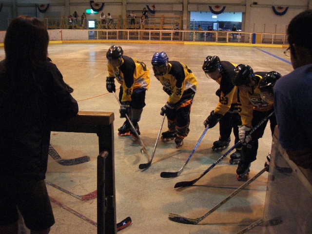 ���̉摜�̒��쌠��
Hiroshima Inline Hockey League(HIHL)�ɂ���܂��B�摜�f�[�^�̖��f�]�p�͌ł����f��\���グ�܂��B