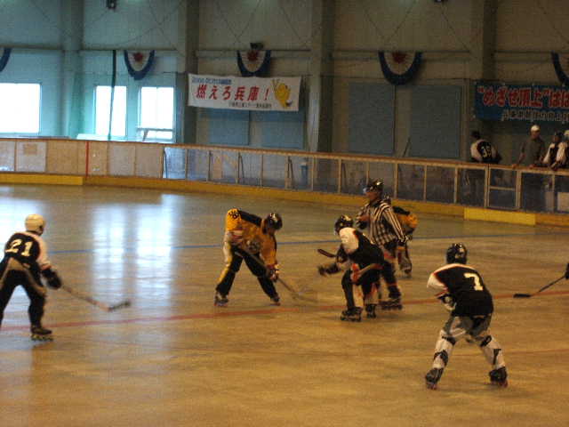 ���̉摜�̒��쌠��
Hiroshima Inline Hockey League(HIHL)�ɂ���܂��B�摜�f�[�^�̖��f�]�p�͌ł����f��\���グ�܂��B