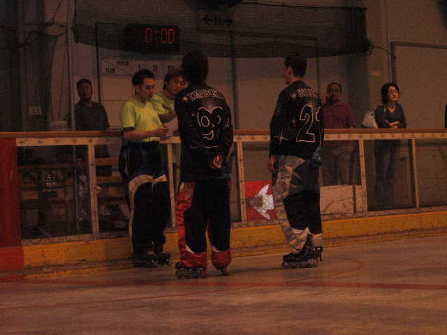 ���̉摜�̒��쌠��
Hiroshima Inline Hockey League(HIHL)�ɂ���܂��B�摜�f�[�^�̖��f�]�p�͌ł����f��\���グ�܂��B