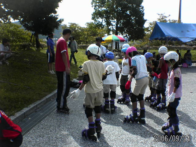 ���̉摜�̒��쌠��
Hiroshima Inline Hockey League(HIHL)�ɂ���܂��B�摜�f�[�^�̖��f�]�p�͌ł����f��\���グ�܂��B