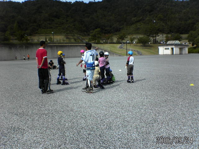 ���̉摜�̒��쌠��
Hiroshima Inline Hockey League(HIHL)�ɂ���܂��B�摜�f�[�^�̖��f�]�p�͌ł����f��\���グ�܂��B