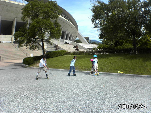 ���̉摜�̒��쌠��
Hiroshima Inline Hockey League(HIHL)�ɂ���܂��B�摜�f�[�^�̖��f�]�p�͌ł����f��\���グ�܂��B