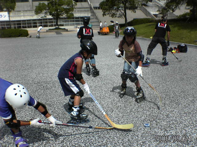 ���̉摜�̒��쌠��
Hiroshima Inline Hockey League(HIHL)�ɂ���܂��B�摜�f�[�^�̖��f�]�p�͌ł����f��\���グ�܂��B