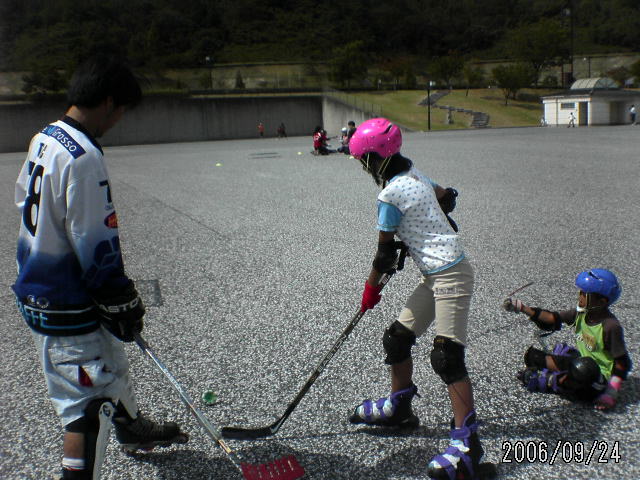 ���̉摜�̒��쌠��
Hiroshima Inline Hockey League(HIHL)�ɂ���܂��B�摜�f�[�^�̖��f�]�p�͌ł����f��\���グ�܂��B