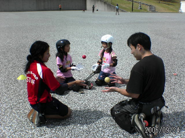 ���̉摜�̒��쌠��
Hiroshima Inline Hockey League(HIHL)�ɂ���܂��B�摜�f�[�^�̖��f�]�p�͌ł����f��\���グ�܂��B