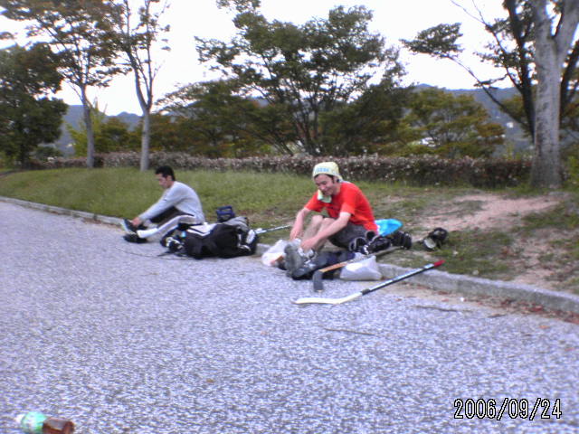 ���̉摜�̒��쌠��
Hiroshima Inline Hockey League(HIHL)�ɂ���܂��B�摜�f�[�^�̖��f�]�p�͌ł����f��\���グ�܂��B