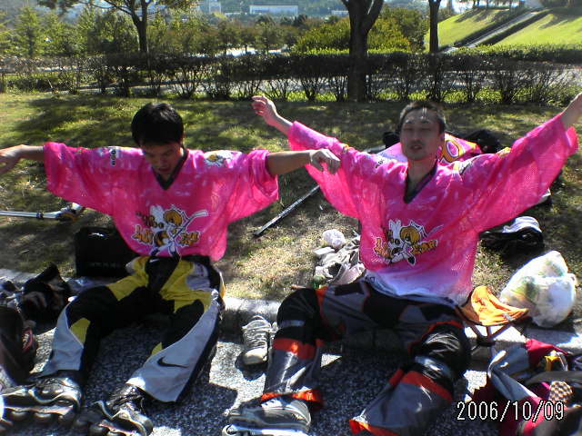 ���̉摜�̒��쌠��
Hiroshima Inline Hockey League(HIHL)�ɂ���܂��B�摜�f�[�^�̖��f�]�p�͌ł����f��\���グ�܂��B