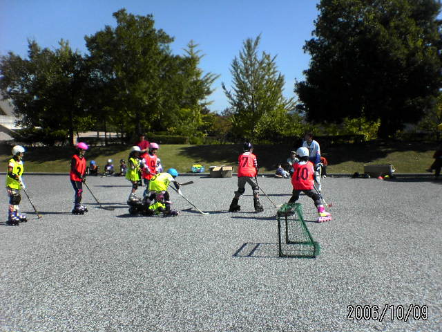 ���̉摜�̒��쌠��
Hiroshima Inline Hockey League(HIHL)�ɂ���܂��B�摜�f�[�^�̖��f�]�p�͌ł����f��\���グ�܂��B