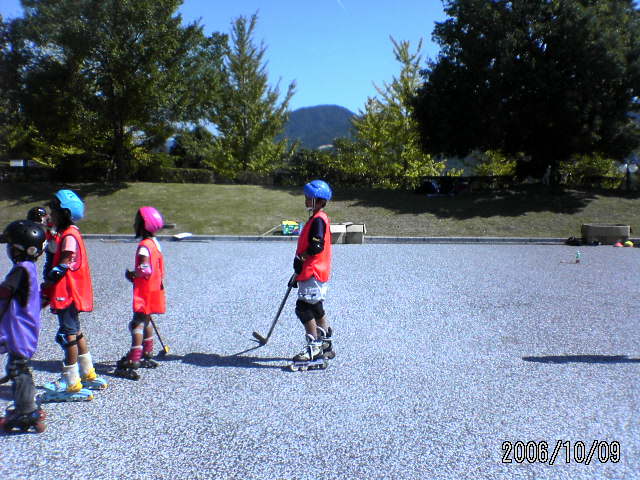 ���̉摜�̒��쌠��
Hiroshima Inline Hockey League(HIHL)�ɂ���܂��B�摜�f�[�^�̖��f�]�p�͌ł����f��\���グ�܂��B