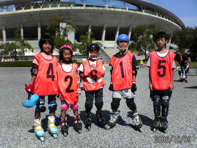 ���̉摜�̒��쌠��
Hiroshima Inline Hockey League(HIHL)�ɂ���܂��B�摜�f�[�^�̖��f�]�p�͌ł����f��\���グ�܂��B