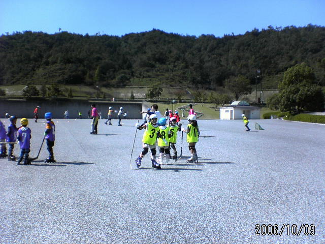 ���̉摜�̒��쌠��
Hiroshima Inline Hockey League(HIHL)�ɂ���܂��B�摜�f�[�^�̖��f�]�p�͌ł����f��\���グ�܂��B