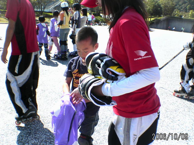 ���̉摜�̒��쌠��
Hiroshima Inline Hockey League(HIHL)�ɂ���܂��B�摜�f�[�^�̖��f�]�p�͌ł����f��\���グ�܂��B